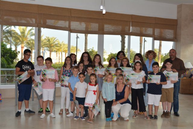 Los pequeños artistas del taller Pint-Art reciben sus diplomas de fin de curso - 1, Foto 1