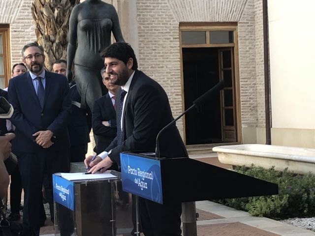 Víctor Martínez: El presidente López Miras ha impulsado un pacto que nos convierte en un lobby en la defensa del agua - 2, Foto 2