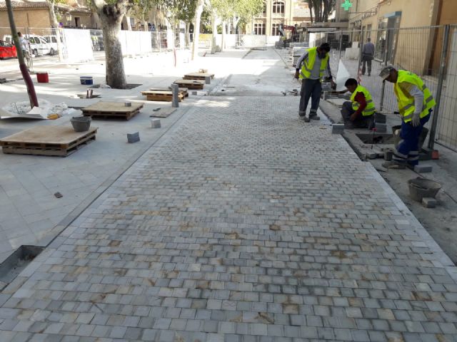 Esta semana finalizan las obras de pavimentación de un tramo de la avenida Alfonso X - 2, Foto 2