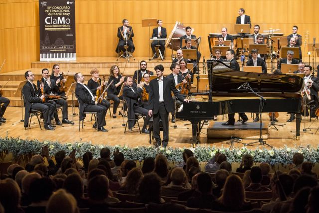 La Orquesta Sinfónica de la Región y el pianista griego Konstantinos Destounis interpretan a Beethoven en el Víctor Villegas - 1, Foto 1