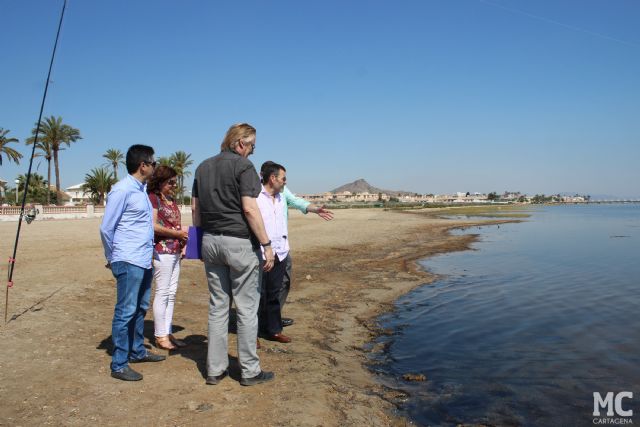 MC: Ante la dejadez estatal y regional, MC apoya la reivindicación de los vecinos de Estrella de Mar por un baño limpio - 1, Foto 1