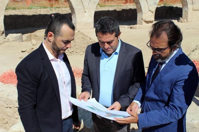 Las obras del entorno del Museo de la Huerta, con las excavaciones del Acueducto de la Noria , reciben la visita del consejero de Presidencia en funciones, Pedro Rivera - 3, Foto 3