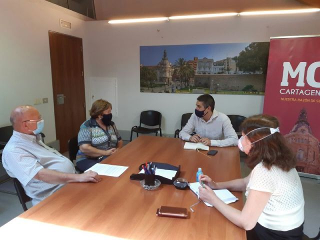MC Cartagena recibe al matrimonio al que Esperanza Nieto (PP) faltó al respeto en el Pleno municipal por su edad - 1, Foto 1