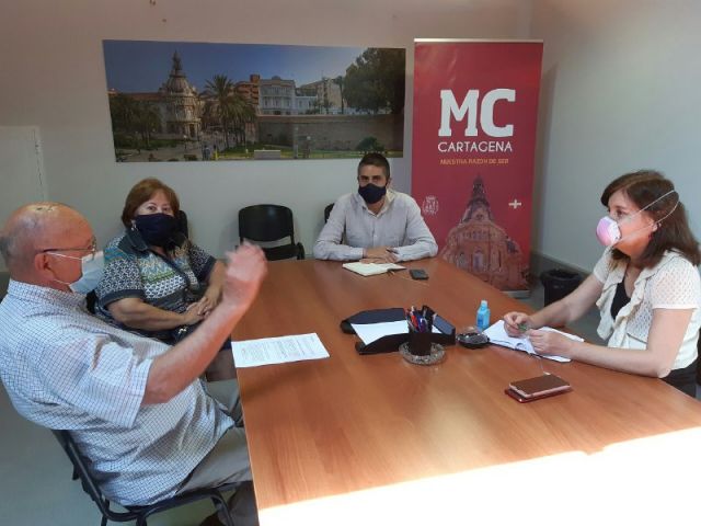 MC Cartagena recibe al matrimonio al que Esperanza Nieto (PP) faltó al respeto en el Pleno municipal por su edad - 3, Foto 3