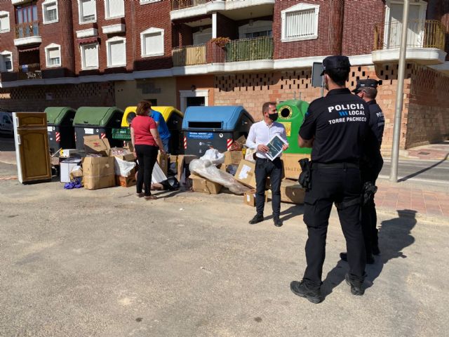 Dejar la basura fuera del contenedor, factor de riesgo para la expansión del virus - 1, Foto 1