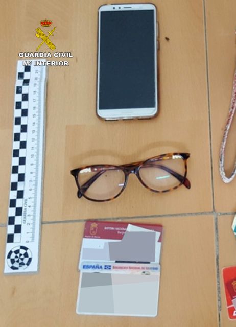 La Guardia Civil esclarece en menos de una hora un atraco a una anciana de Abarán - 4, Foto 4