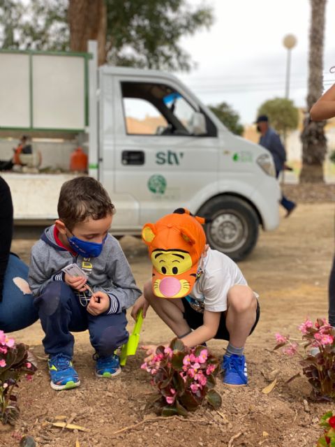 Escolares de Dolores de Pacheco celebran el Día Mundial del Medio Ambiente con una plantación - 1, Foto 1
