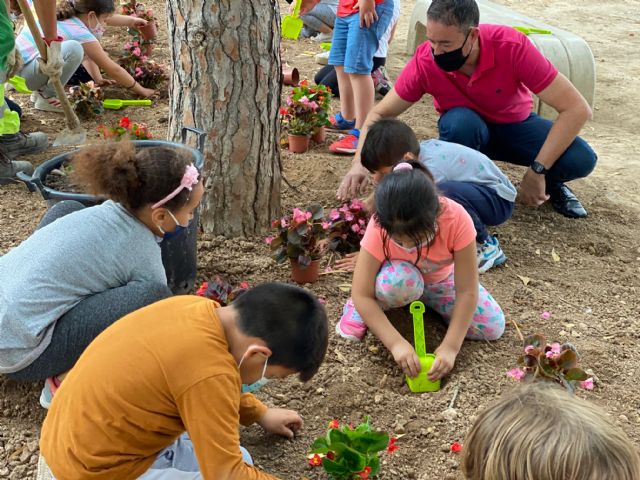 Escolares de Dolores de Pacheco celebran el Día Mundial del Medio Ambiente con una plantación - 3, Foto 3