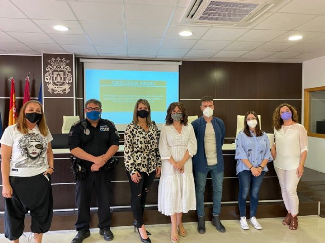 Charla formativa en el Día Internacional de los menores víctimas de abusos sexuales - 1, Foto 1