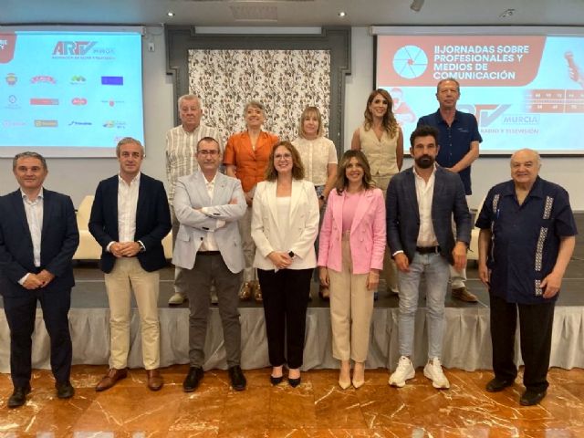 Isabel Franco asiste a las II Jornadas sobre profesionales y medios de comunicación organizadas por la ARTV - 1, Foto 1