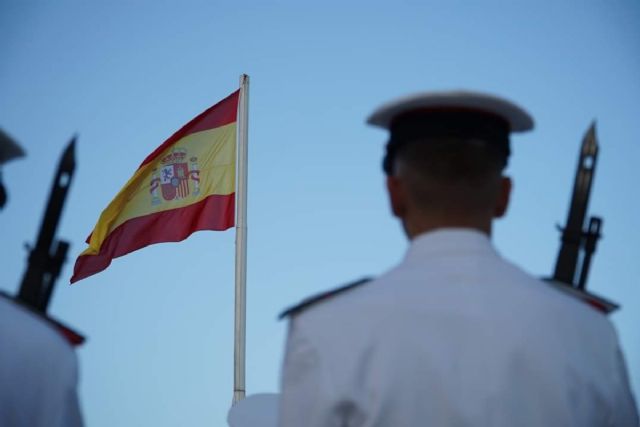 Cartagena conmemora el Día de las Fuerzas Armada con un arriado de Bandera y actividades en el Puerto - 1, Foto 1