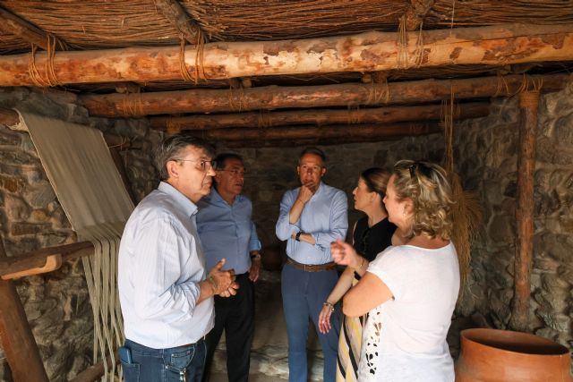 El alcalde de Lorca recorre el Parque de Los Cipreses días antes de la conmemoración de las Jornadas Europeas de la Arqueología - 3, Foto 3