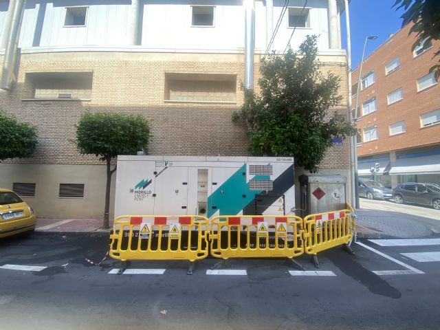 Lara Hernández denuncia la dejadez intolerable del ayuntamiento tras casi un año de convivencia vecinal con un generador y un depósito de combustible en la calle Salzillo - 4, Foto 4