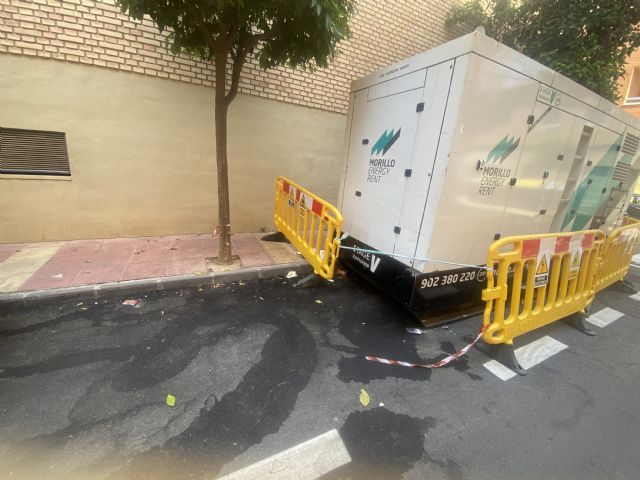 Lara Hernández denuncia la dejadez intolerable del ayuntamiento tras casi un año de convivencia vecinal con un generador y un depósito de combustible en la calle Salzillo - 5, Foto 5