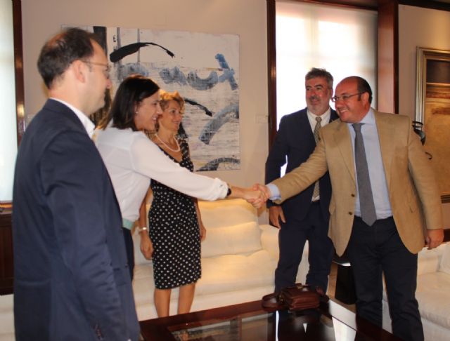 El presidente de la Comunidad se reúne con el decano del Colegio Oficial de Arquitectos de la Región de Murcia - 1, Foto 1