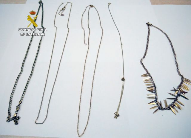 La Guardia Civil detiene a una experimentada delincuente por el robo de joyas en un domicilio - 1, Foto 1