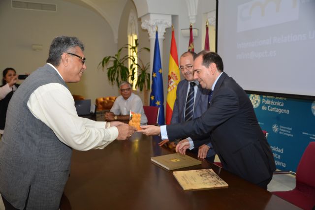Profesores y estudiantes indios coinciden en la UPCT - 2, Foto 2