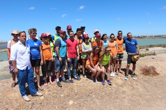 San Pedro del Pinatar celebra un campo de trabajo medioambiental en torno al Parque Natural de las Salinas de San Pedro con jóvenes voluntarios/as de toda España - 2, Foto 2