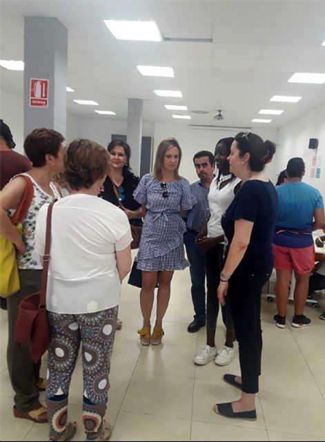 25 menores participan en una escuela de verano en el centro vecinal del barrio del Carmen - 5, Foto 5