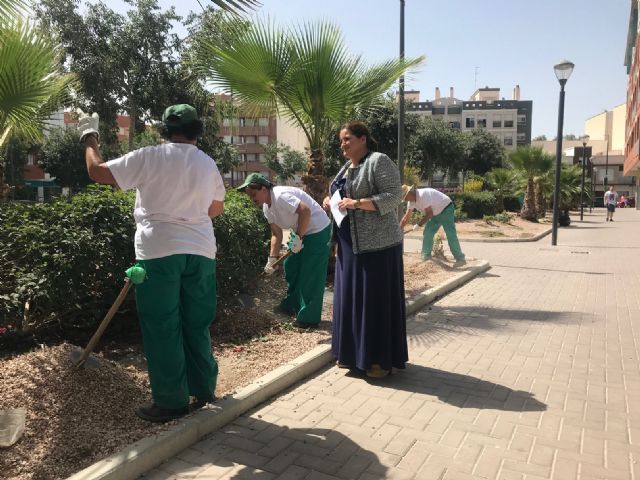 El Ayuntamiento y el SEPE ponen en marcha el Programa de Fomento de Empleo Agrario del que se van a beneficiar 69 lorquinos que se encontraban en situación de desempleo - 1, Foto 1