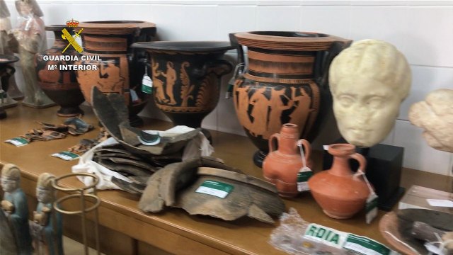 La Guardia Civil desarticula una organización criminal dedicada a expoliar yacimientos arqueológicos, Foto 2