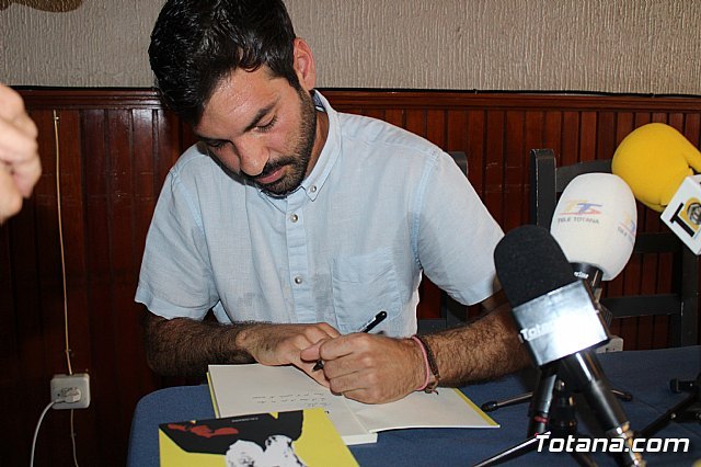 Unicornios Urbanos, de Adrián Molino, Foto 5