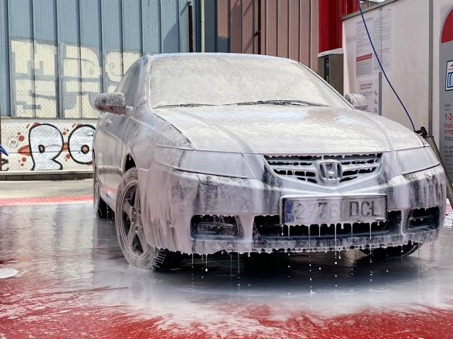 Mitos a la hora de lavar el coche que pueden dañar el vehículo en verano - 1, Foto 1