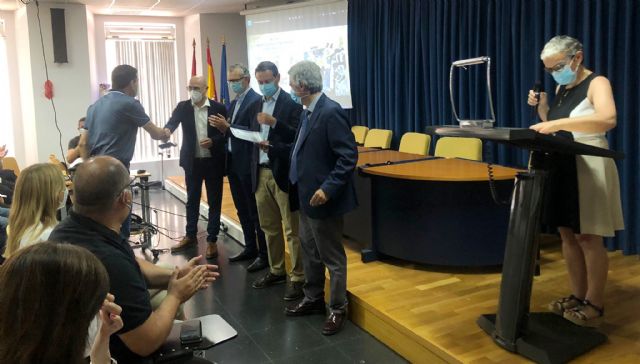 El consejero de Salud preside el acto de entrega de los nombramientos de los nuevos responsables de Enfermería del 061 - 1, Foto 1