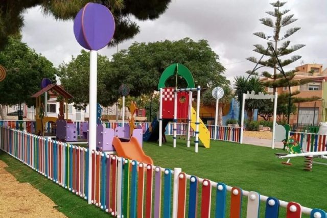 La Barriada Cuatro Santos estrena un nuevo parque infantil - 1, Foto 1