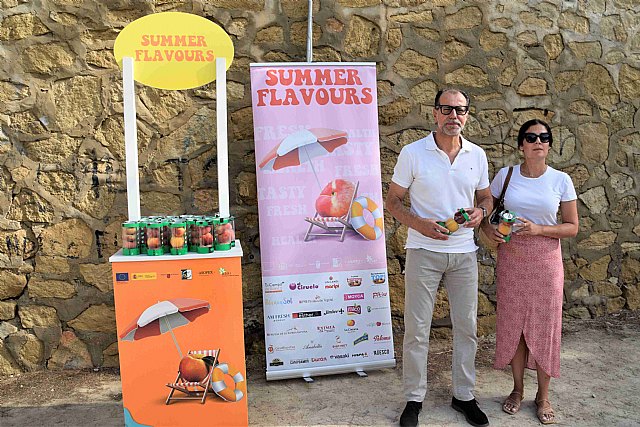 El grupo ADRI promociona la fruta ciezana entre los turistas náuticos del Segura - 1, Foto 1