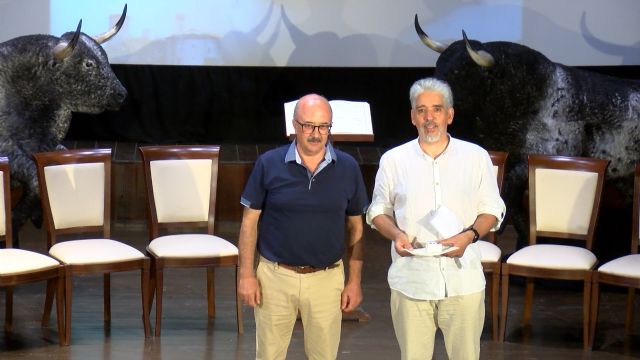 El pasado domingo dos de julio en el Teatro Trieta de Moratalla, se llevó a cabo la entrega de premios del LIII Certamen Literario Albaricoque de Oro y del V Certamen Literario Albaricoque de Plata - 3, Foto 3
