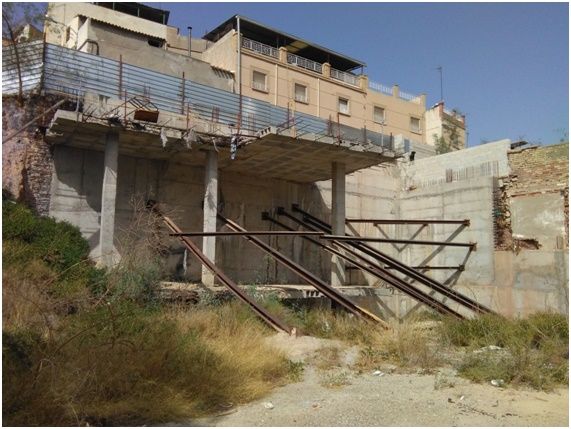 El PSOE exige al PP que dé una solución definitiva tras siete años al solar convertido en una infesta ciénaga de la calle Portijico - 3, Foto 3