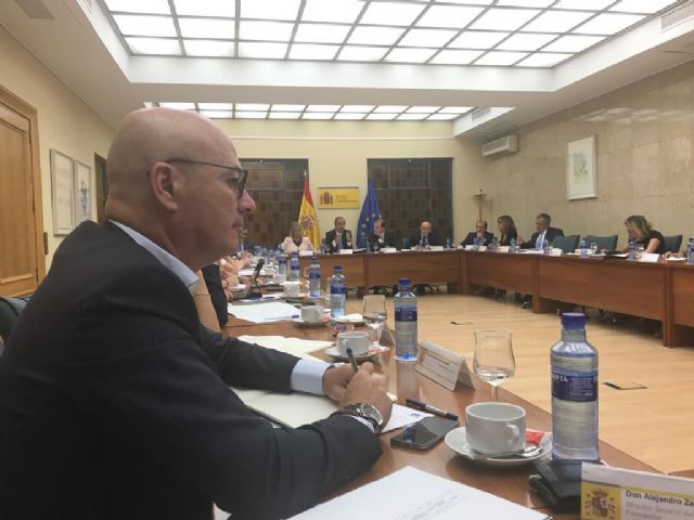 La Comunidad participa en la identificación de las más de 450 prestaciones que incluirá la tarjeta social universal - 1, Foto 1