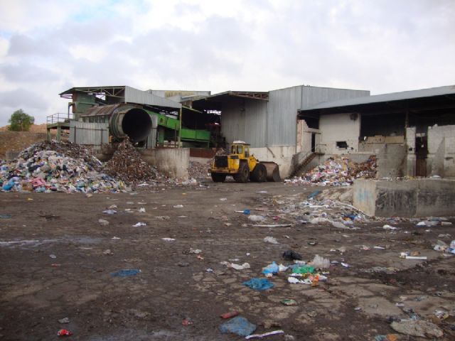 Ecologistas en Acción insta a los ayuntamientos a implantar mecanismos de separación en origen y mayores tasas por vertido - 1, Foto 1