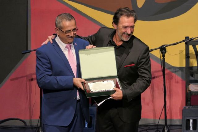 Poesía, verso y emoción contenida en el pregón del actor murciano de la 57 edición del festival cante de las minas - 3, Foto 3