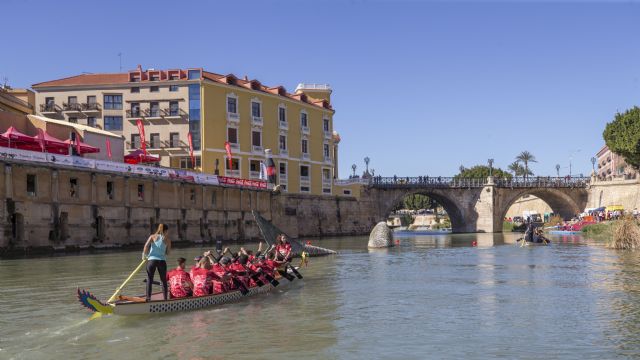 Más de 400 estudiantes descubren el piragüismo surcando el río Segura - 1, Foto 1