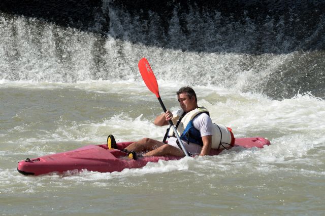 Más de 400 estudiantes descubren el piragüismo surcando el río Segura - 3, Foto 3