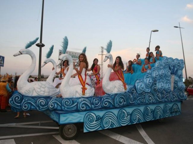 Unas fiestas rodadas: el desfile de carrozas - 2, Foto 2