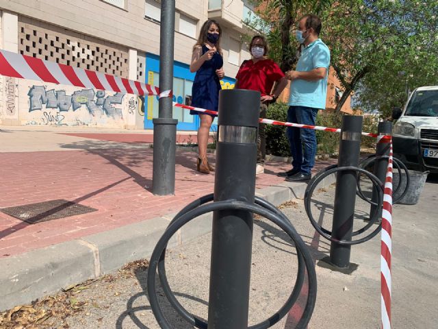 Murcia incrementa su red de aparcamientos seguros para bicicletas con la instalación de 400 nuevos soportes - 2, Foto 2