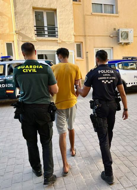 Detienen a un experimentado delincuente por una decena de robos en viviendas y comercios - 2, Foto 2