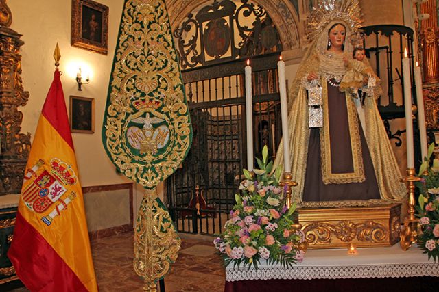 Entrega Bandera Nacional. Sevilla .En la festividad de Ntra Sra del Carmen,tuvo lugar en la iglesia de Santiago de Sevilla el acto de entrega de una Bandera Nacional - 1, Foto 1