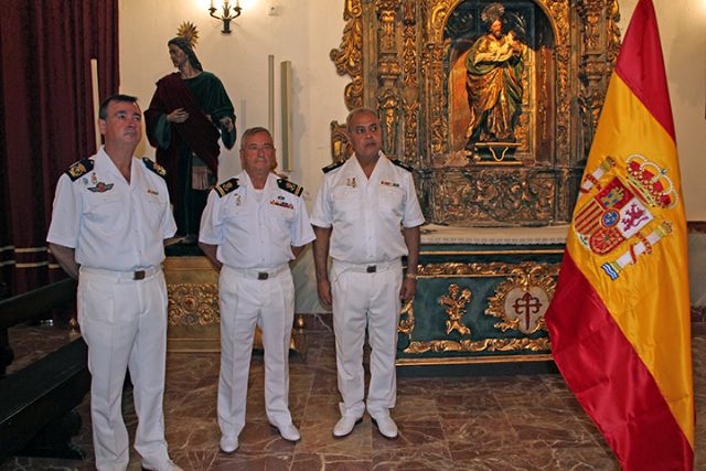 Entrega Bandera Nacional. Sevilla .En la festividad de Ntra Sra del Carmen,tuvo lugar en la iglesia de Santiago de Sevilla el acto de entrega de una Bandera Nacional - 2, Foto 2