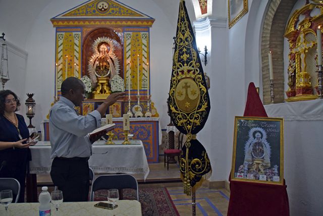De la decadencia al brillo, el estandarte vuelve a lucir con todo su esplendor del Carmen de Calatrava de Sevilla - 1, Foto 1