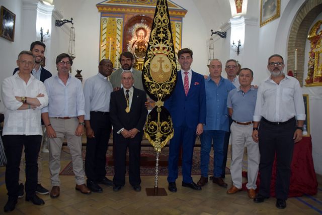 De la decadencia al brillo, el estandarte vuelve a lucir con todo su esplendor del Carmen de Calatrava de Sevilla - 3, Foto 3