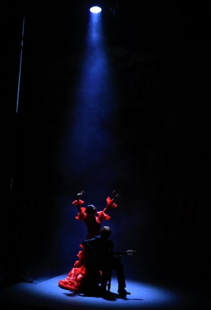 Jesús Carmona une su taconeo a la ´Catedral del Cante´ en un juego de poderío entre silencios y luces - 1, Foto 1