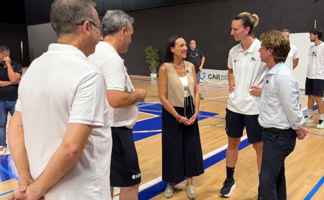 Arranca en el CAR Regi�n de Murcia el campus de baloncesto que promueve la internacional murciana Laura Gil