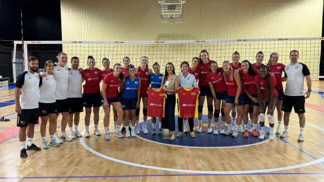 Arranca en el CAR Regi�n de Murcia el campus de baloncesto que promueve la internacional murciana Laura Gil, Foto 2