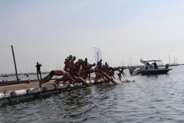 Más de un centenar de nadadores inauguran en San Pedro del Pinatar el circuito de travesías Endurance Swim Mar Menor - 1, Foto 1