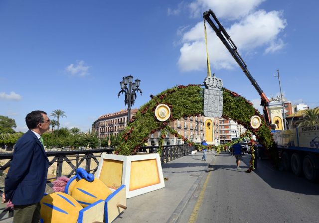 El pórtico floral de Los Peligros recibirá mañana a la Virgen de la Fuensanta en su Camino del Carmen a la Catedral - 3, Foto 3
