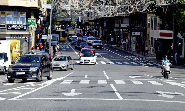 El municipio se prepara para el inicio del curso con la mejora de la señalización de sus calles - 1, Foto 1